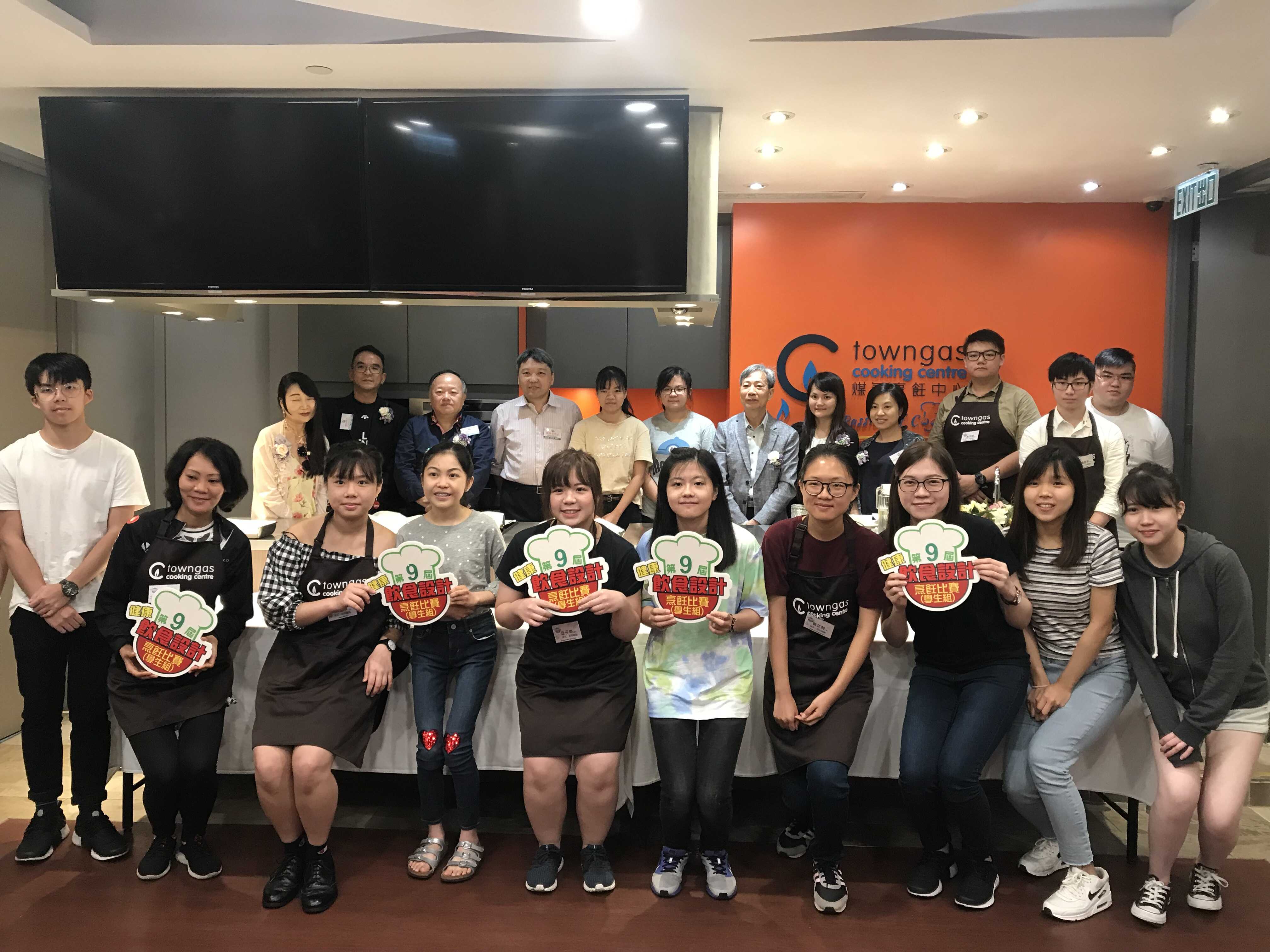 學生們於2019《第九屆健康飲食設計烹飪比賽（學生組）》勇奪《冠軍》、《亞軍》、《創新意念獎》、《科技應用獎》及《營養健康獎》